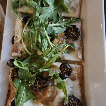 Eclipse di Luna - Dunwoody - Flatbread with goat cheese,big, honey and arugula - Tapas Bars Near Me - Dunwoody, Georgia