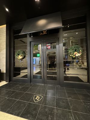 Hy's Steakhouse & Cocktail Bar by null