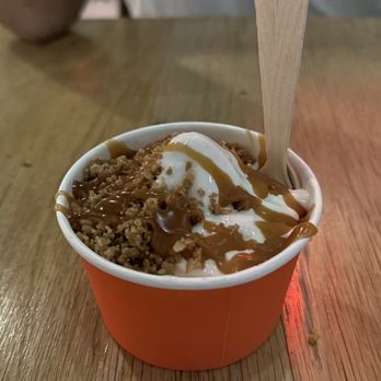 Stretch Pizza - Vanilla soft serve - Pizza Near Me - New York, New York Stretch Pizza - Vanilla soft serve - Pizza Near Me - New York, New York