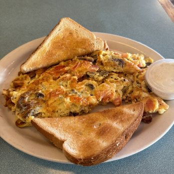 Lake-Aire Restaurant - Gyro omelette - Breakfast & Brunch Near Me - Lake Geneva, Wisconsin Lake-Aire Restaurant - Gyro omelette - Breakfast & Brunch Near Me - Lake Geneva, Wisconsin