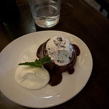 Hippo - Warm dark chocolate hazelnut cake - American Near Me - Los Angeles, California
