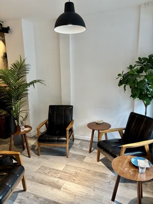 Velvette Black by null