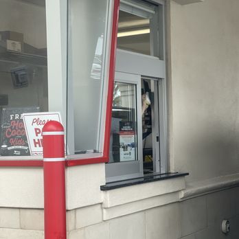 In-N-Out Burger - Actively sanitizing work station - Burgers Near Me - Huntington Beach, California In-N-Out Burger - Actively sanitizing work station - Burgers Near Me - Huntington Beach, California
