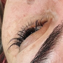 Sherry Lash and Beauty Studio - Black dots of Glue stuck to my Lids!  That sh!t hurt! This was 3 weeks after the lashes were first added