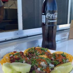 Los Orozco’s Tacos - Tacos