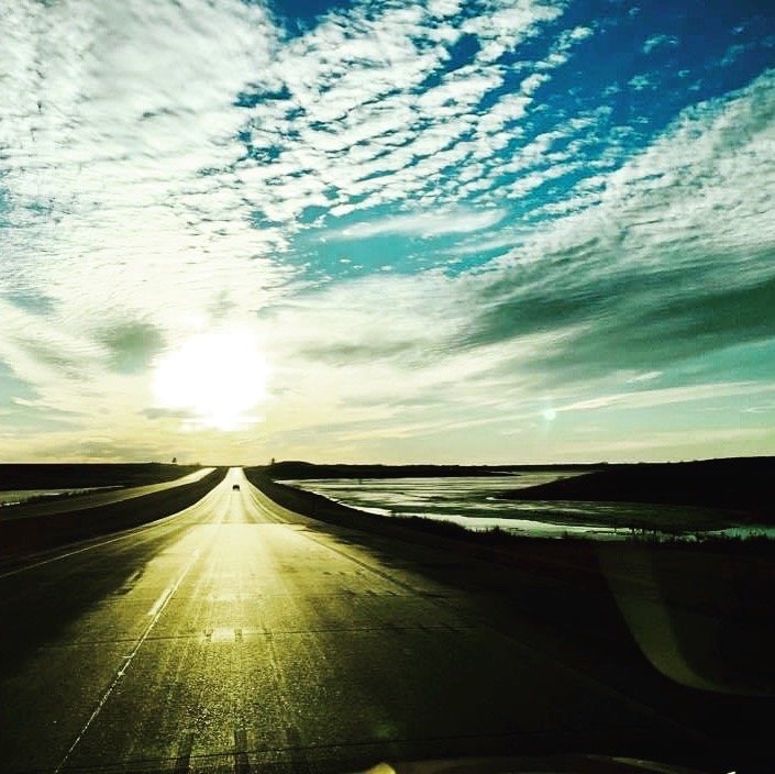 ROADHOUSE BAR & GRILL Updated September 2024 13 Photos 250 Van