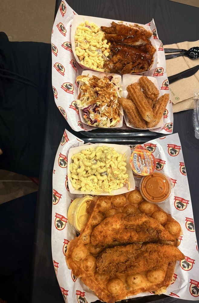 Food from Kickin Chicken