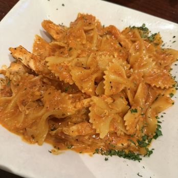 Luna Trattoria - Farfalle California (Bowtie pasta with grilled chicken, onion, garlic, mushrooms, tomato and cream sauce) - Italian Near Me - Mendocino, California Luna Trattoria - Farfalle California (Bowtie pasta with grilled chicken, onion, garlic, mushrooms, tomato and cream sauce) - Italian Near Me - Mendocino, California
