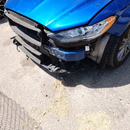 Fabian's said I could stop by, and take a look, as well as a picture mid-peocess - the damaged front bumper is removed