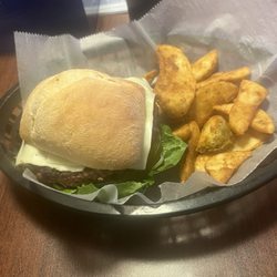 Dawg House Bar & Grill - Jalapeño burger