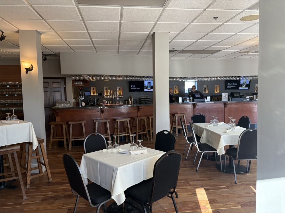 Crow River Winery Logo