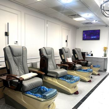 Tommy Nails & Spa - pedi area - Nail Salons Near Me - Tomball, Texas