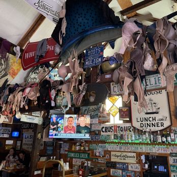 Chatham Squire Restaurant & Tavern - bras:) - New American Near Me - Chatham, Massachusetts