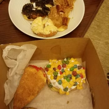 Voodoo Doughnut - Captain crunch, cinnamon blunt, toasted coconut, oreos, maple bacon, blueberry - Donuts Near Me - Denver, Colorado Voodoo Doughnut - Captain crunch, cinnamon blunt, toasted coconut, oreos, maple bacon, blueberry - Donuts Near Me - Denver, Colorado