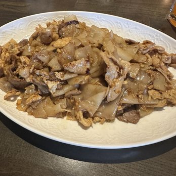 Thai Stellar - Pad see ew - Salad Near Me - Pearland, Texas Thai Stellar - Pad see ew - Salad Near Me - Pearland, Texas