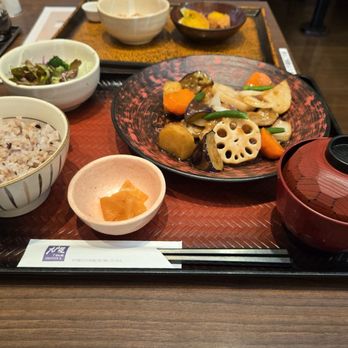 大戸屋 北谷店 - Updated November 2025 - 33 Photos - 北谷町桑江86-1