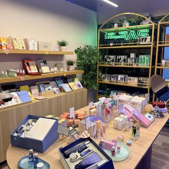 Bae-B Lounge & Bar - Skincare shop - Lounges Near Me - Lauderhill, Florida Bae-B Lounge & Bar - Skincare shop - Lounges Near Me - Lauderhill, Florida