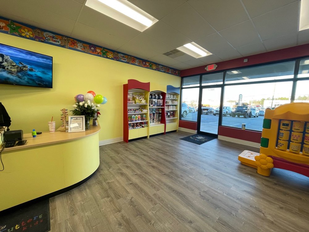 COOKIE CUTTERS HAIRCUTS FOR KIDS Updated September 2024 14 Photos