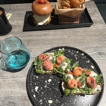 Pancake - Long Beach - Alaskan Smoked Salmon Toast and Breakfast Burger - Breakfast & Brunch Near Me - Long Beach, California