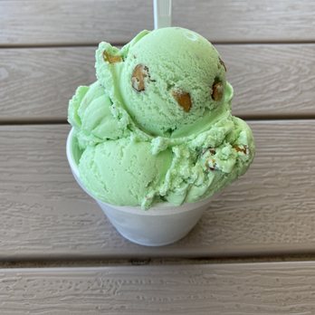 Scoopers - Pistachio single scoop - Ice Cream & Frozen Yogurt Near Me - Long Beach, Washington Scoopers - Pistachio single scoop - Ice Cream & Frozen Yogurt Near Me - Long Beach, Washington