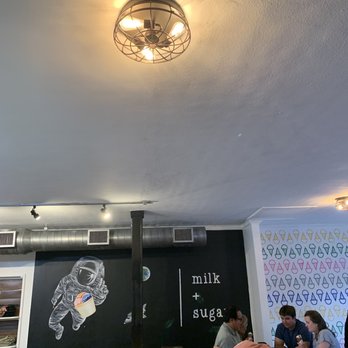milk + sugar - View of dining area - Ice Cream & Frozen Yogurt Near Me - Houston, Texas milk + sugar - View of dining area - Ice Cream & Frozen Yogurt Near Me - Houston, Texas