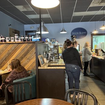 House Blend - Seating and gift area - Coffee & Tea Near Me - Dickson, Tennessee