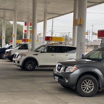 Scotties - a row of cars parked at a gas station - Convenience Stores Near Me - Longview, Texas Scotties - a row of cars parked at a gas station - Convenience Stores Near Me - Longview, Texas