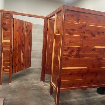 Reeves Peach Farm - Bathroom - Fruits & Veggies Near Me - Hartselle, Alabama