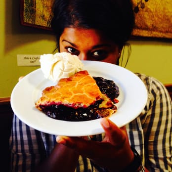 Linn's Restaurant - PIE! - American Near Me - Cambria, California