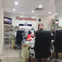 FashioNails - The girls and young man do a fantastic job here!