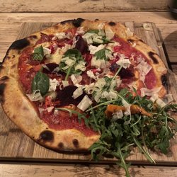 NEIGHBOURHOOD - Organic Pizza & Cocktails - Chili salamai