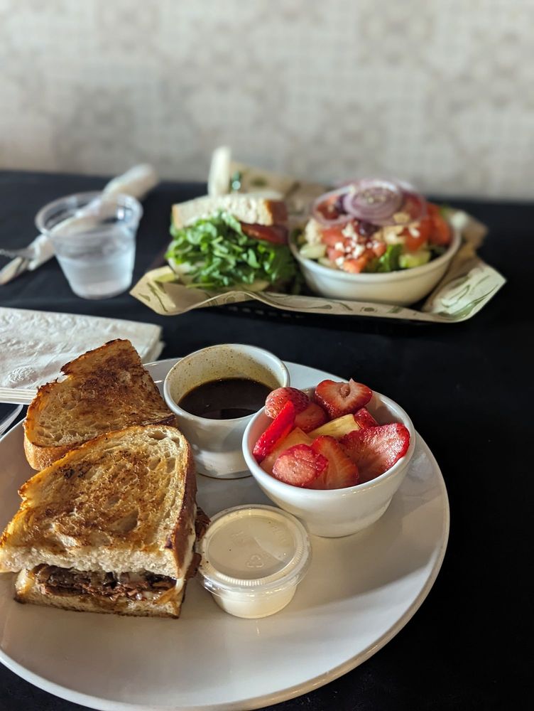 Crave Restaurant