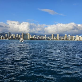 Port Waikiki Cruises - Panoramic view of waikiki - Tours Near Me - Honolulu, Hawaii Port Waikiki Cruises - Panoramic view of waikiki - Tours Near Me - Honolulu, Hawaii