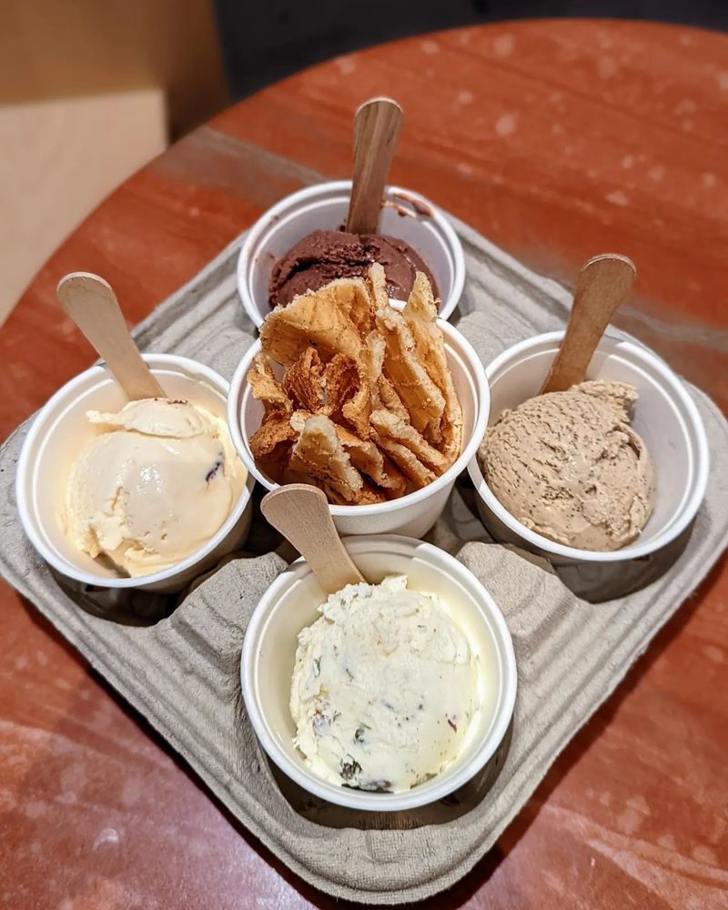 COMMON GOOD ICE CREAM LOUNGE Updated September 2024 33771