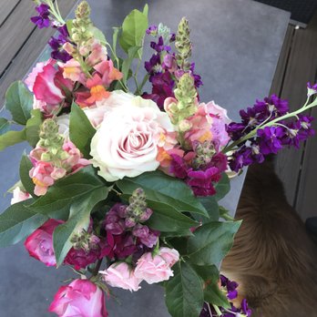 Lemon Leaf Florist - Florists Near Me - Lakeway, Texas