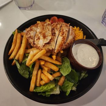 Union Grill - Pittsburgh Pan-Seared Chicken Salad - American Near Me - Pittsburgh, Pennsylvania