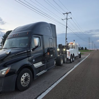 Elite - My truck being towed to their shop - Commercial Truck Repair Near Me - Jackson, Tennessee