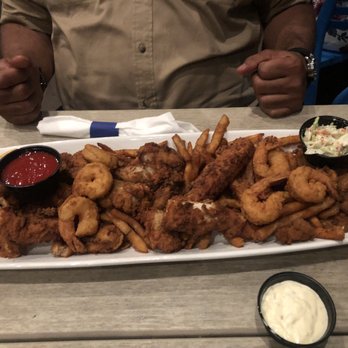 RipTydz - Fried seafood platter - Seafood Near Me - Myrtle Beach, South Carolina