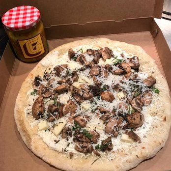 G Sacchetti - a pizza in a box - Pizza Near Me - Montreal, Quebec