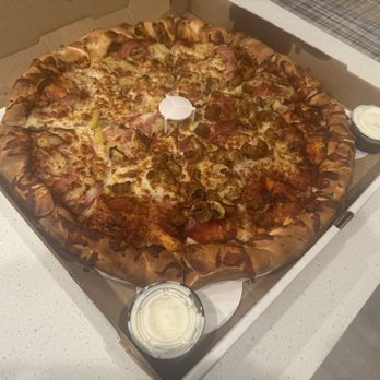 Hall Street Pizza - Half Hawaiian and meat pizza - Pizza Near Me - Tigard, Oregon