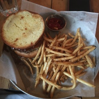 Foundry Kitchen and Tavern - Inside out Burger - New American Near Me - Sandy Hook, Connecticut