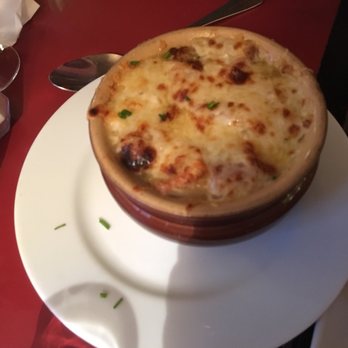 Le Consulat - French onion soup - French Near Me - Paris, 75 Le Consulat - French onion soup - French Near Me - Paris, 75