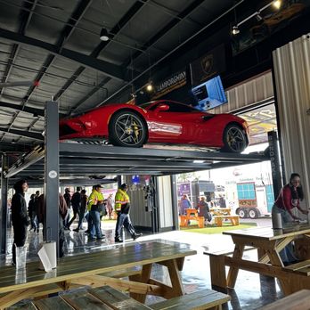 Porky's Backyard - Food Trucks Near Me - Humble, Texas