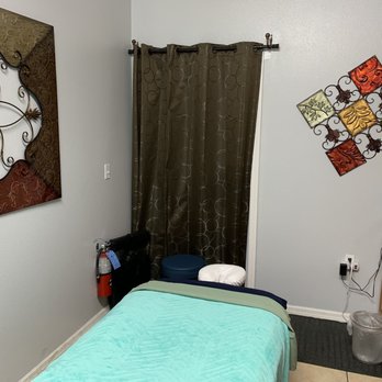 Ideal Massage - One of if many rooms-- this one w/o a wall mural. The lights went off for the massage - Massage Near Me - Wesley Chapel, Florida Ideal Massage - One of if many rooms-- this one w/o a wall mural. The lights went off for the massage - Massage Near Me - Wesley Chapel, Florida