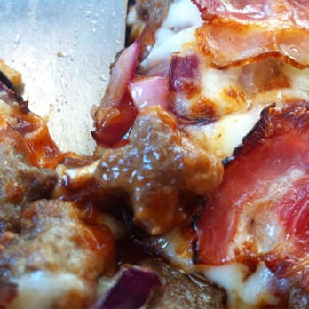 Pizza Hut - Das Rinderhackfleisch erinnert in seiner Form an Katzenbrekkies, Geschmack und Konsistenz sind ähnlich gruselig. - Pizza Near Me - Bremen, HB Pizza Hut - Das Rinderhackfleisch erinnert in seiner Form an Katzenbrekkies, Geschmack und Konsistenz sind ähnlich gruselig. - Pizza Near Me - Bremen, HB
