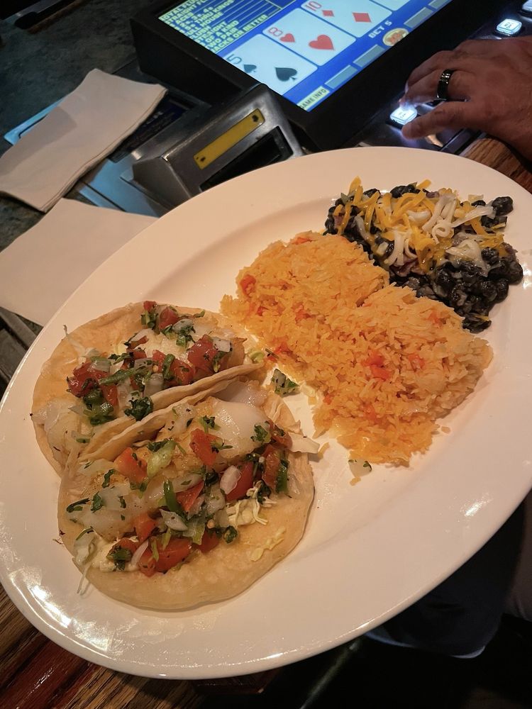 Fireside Restaurant & Tavern - Photo 3