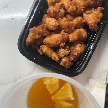 King Kong Imperial Restaurant - Lemon chicken with sauce on the side - Chinese Near Me - San Leandro, California