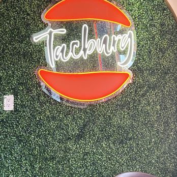 Tacburg - interior - Tacos Near Me - Whittier, California