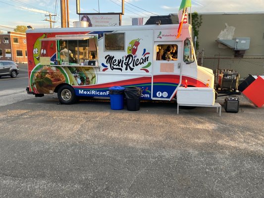 Mexirican Food Truck 1820 Baldwin St Waterbury Ct Hamburger Hot Dog Stands Mapquest
