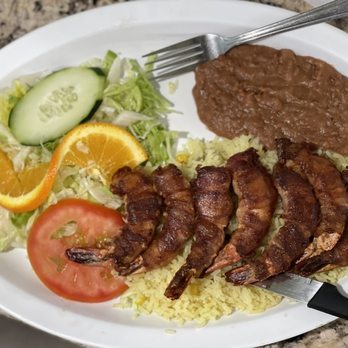 Mariscos Martin - Camarones Azules beans, and rice - Mexican Near Me - La Puente, California Mariscos Martin - Camarones Azules beans, and rice - Mexican Near Me - La Puente, California